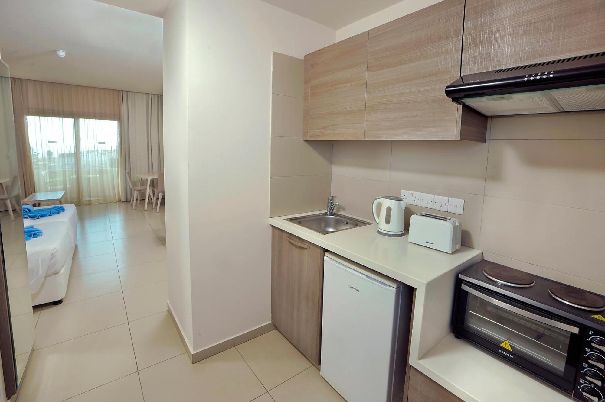 Euronapa Hotel Apartments Agia Napa Exterior foto