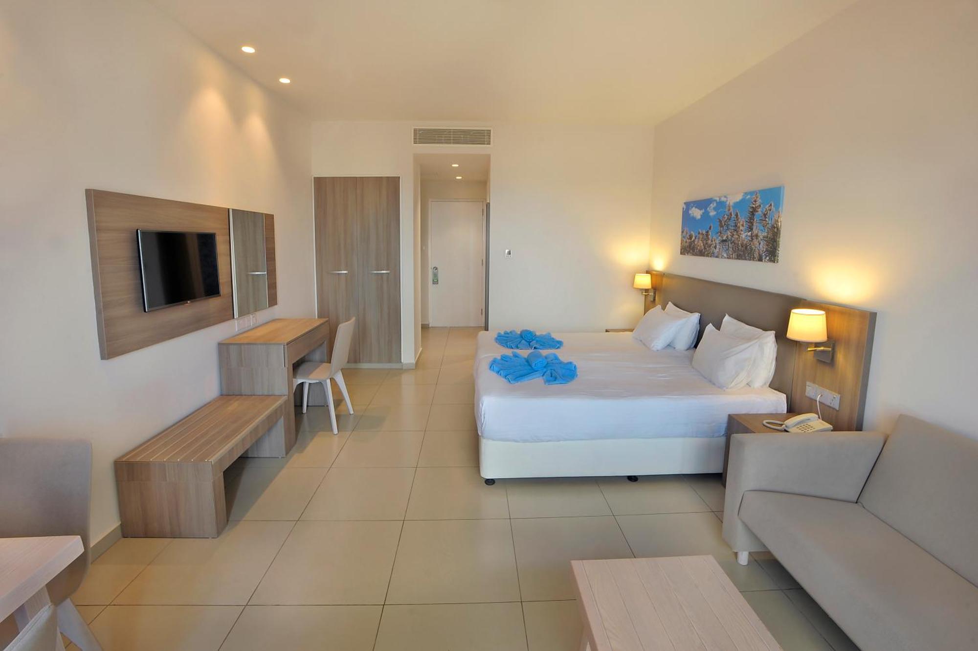Euronapa Hotel Apartments Agia Napa Exterior foto