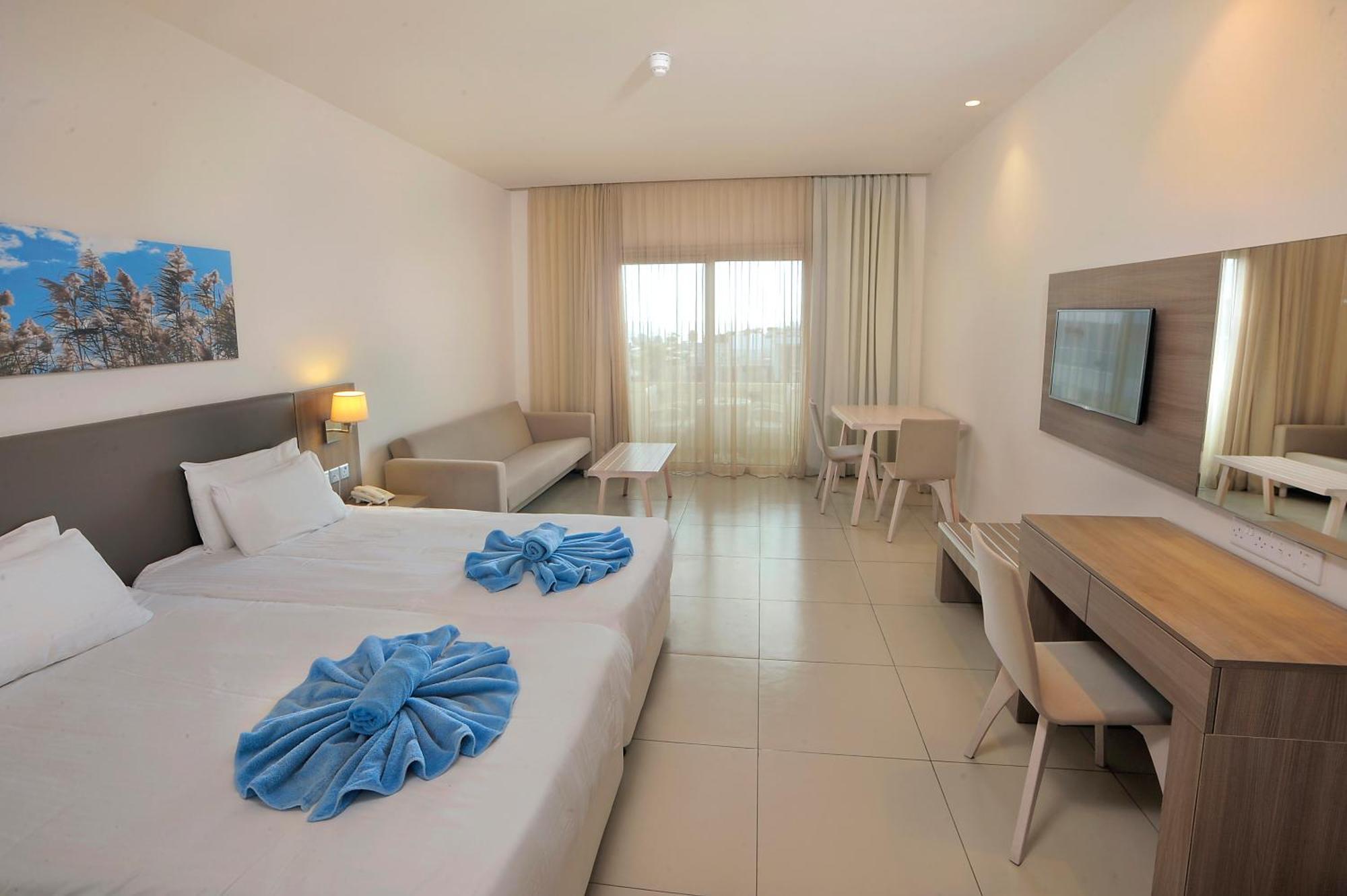 Euronapa Hotel Apartments Agia Napa Exterior foto