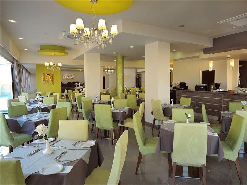 Euronapa Hotel Apartments Agia Napa Exterior foto